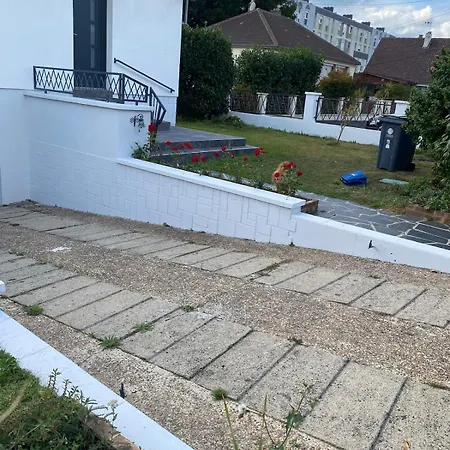 Hébergement de vacances Maison Individuelle, 3chambres, Avec Parking