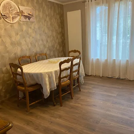 Hébergement de vacances Maison Individuelle, 3chambres, Avec Parking Le Grand-Quevilly